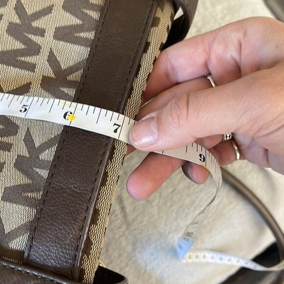 MICHAEL KORS Tan Large Zip Closure Brown Leather Canvas Logo Duffle Style Bag - Picture 9 of 9